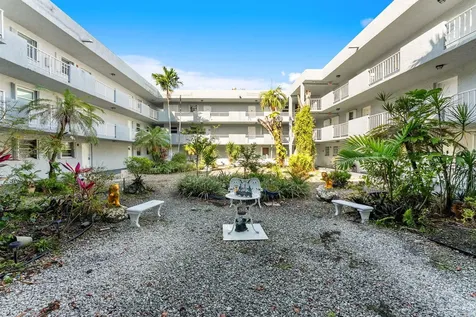 1725 W 60th Street Hialeah FL 33012