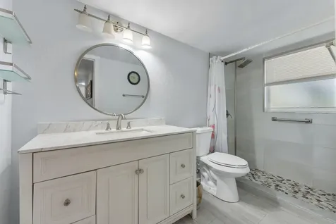 1725 W 60th Street Hialeah FL 33012