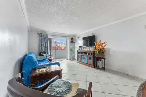 1725 W 60th Street Hialeah FL 33012