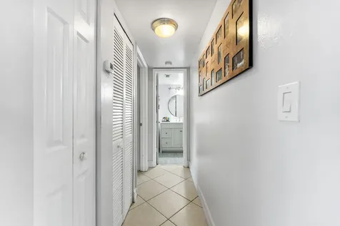 1725 W 60th Street Hialeah FL 33012
