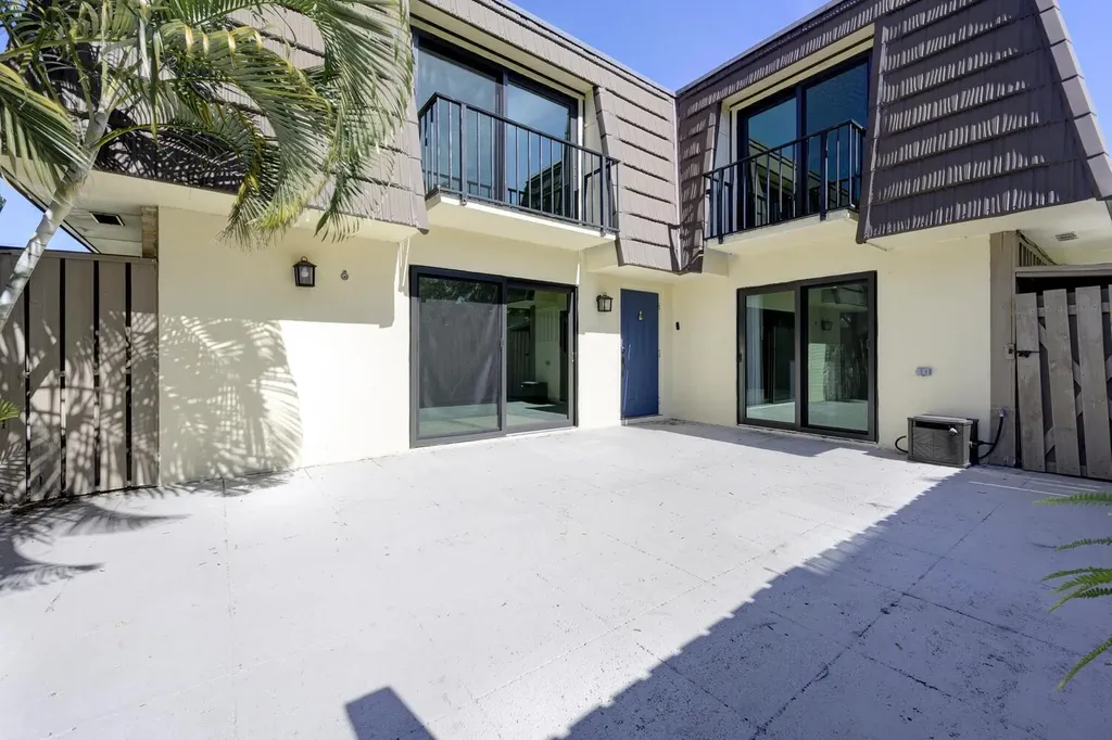 319 3rd Court Palm Beach Gardens FL 33410