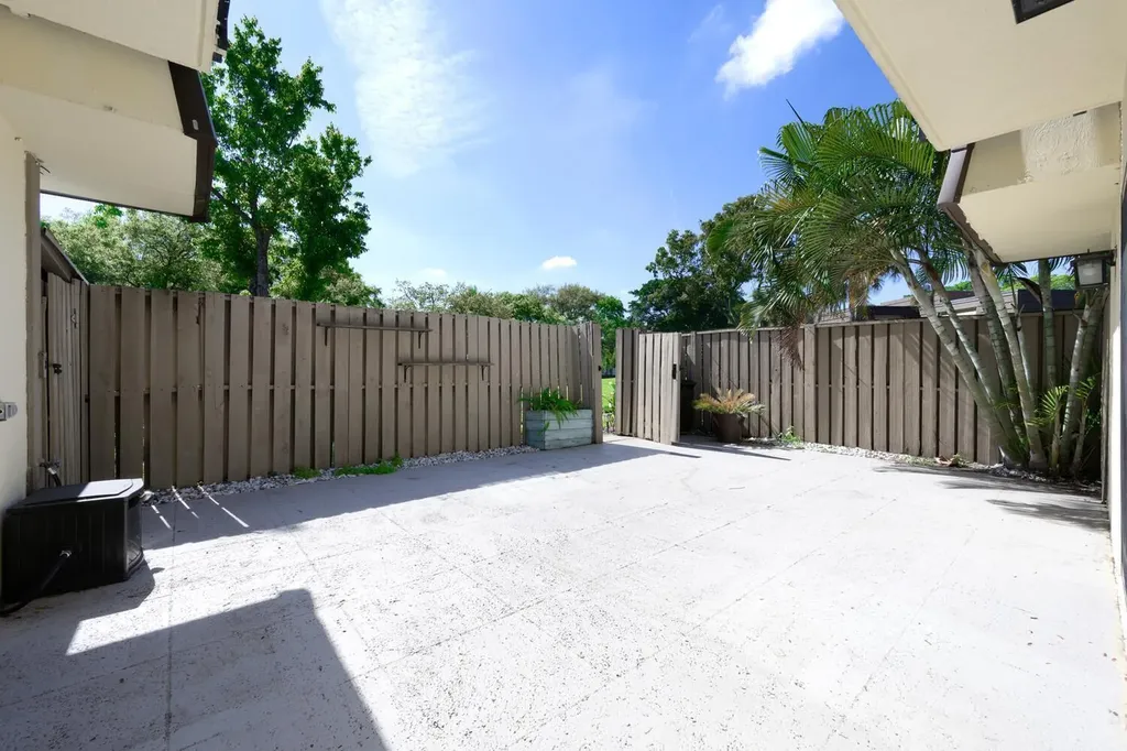 319 3rd Court Palm Beach Gardens FL 33410
