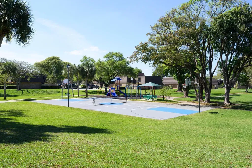 319 3rd Court Palm Beach Gardens FL 33410