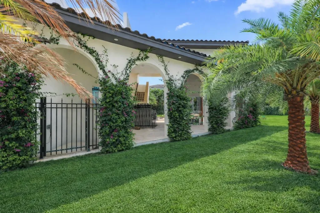 298 NE 8th Street Boca Raton FL 33432