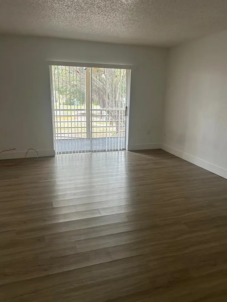 4334 NW 9th Avenue Deerfield Beach FL 33064
