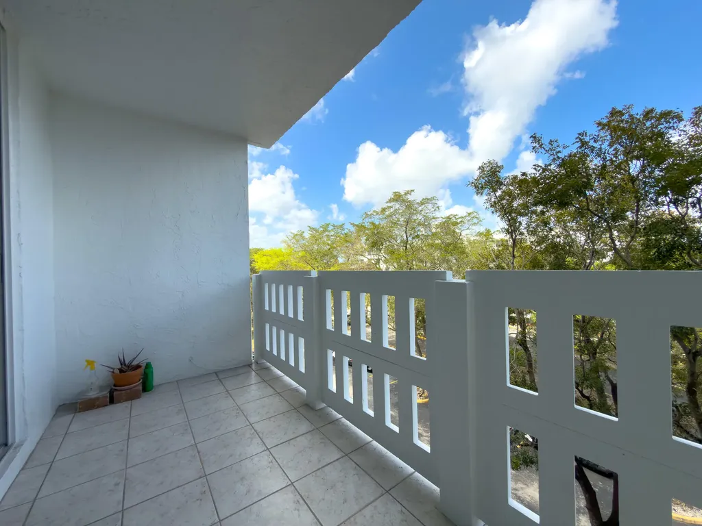 919 Hillcrest Drive Hollywood FL 33021