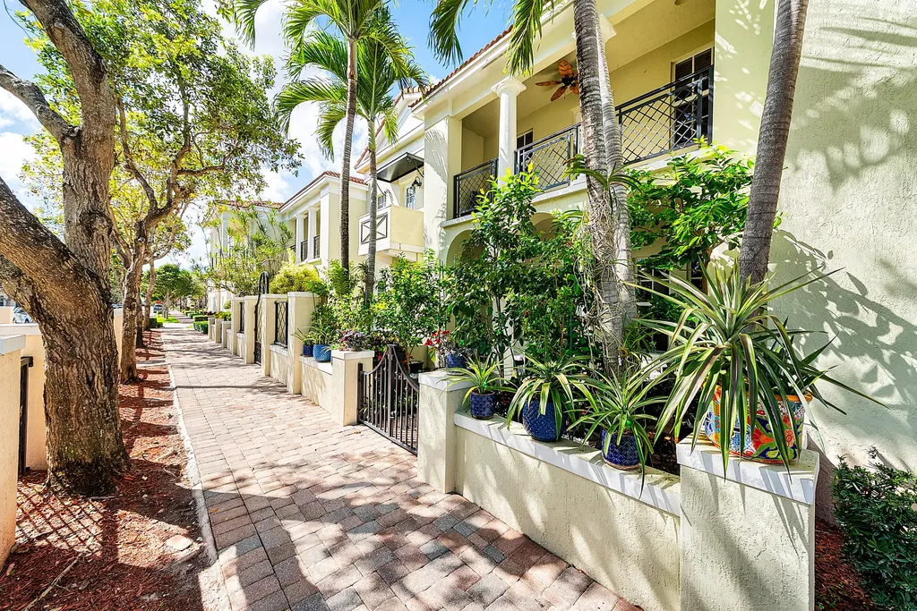 704 NW 83rd Place Boca Raton FL 33487