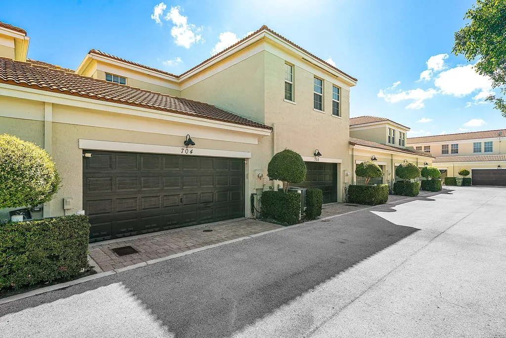 704 NW 83rd Place Boca Raton FL 33487