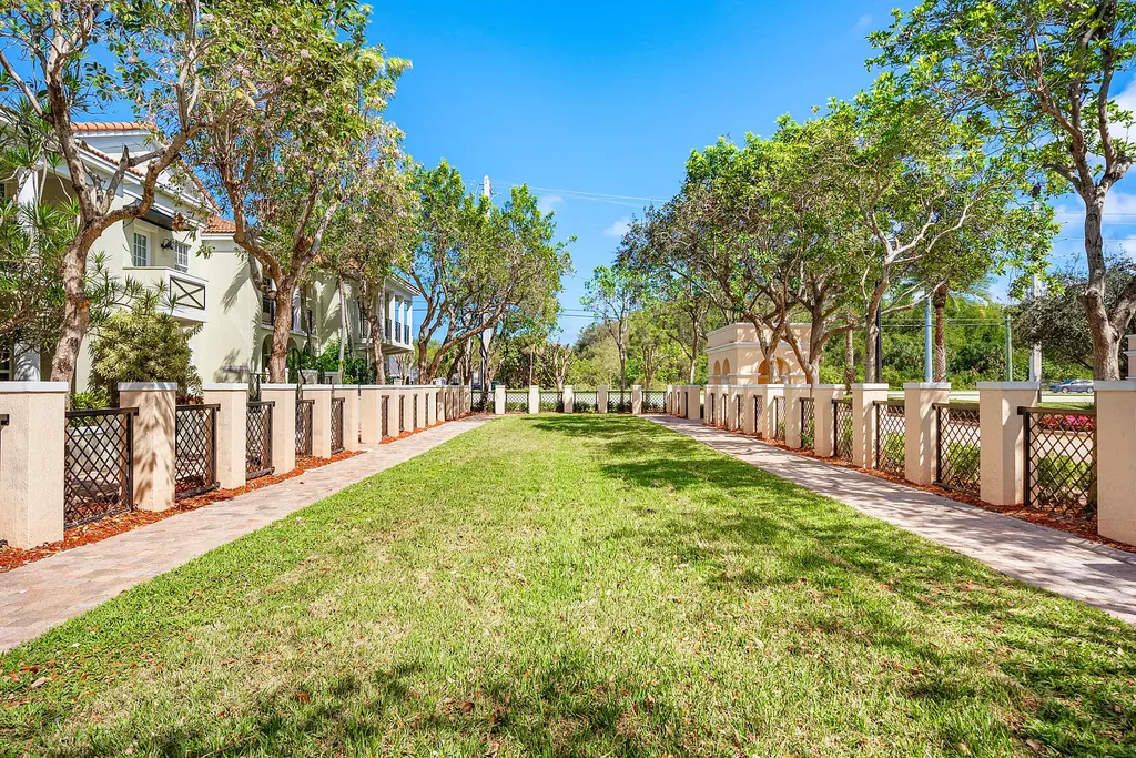 704 NW 83rd Place Boca Raton FL 33487