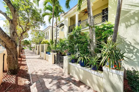 704 NW 83rd Place Boca Raton FL 33487
