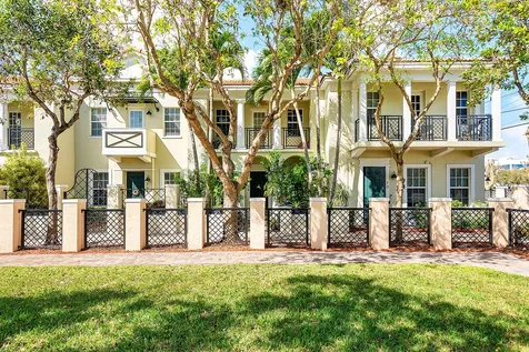 704 NW 83rd Place Boca Raton FL 33487
