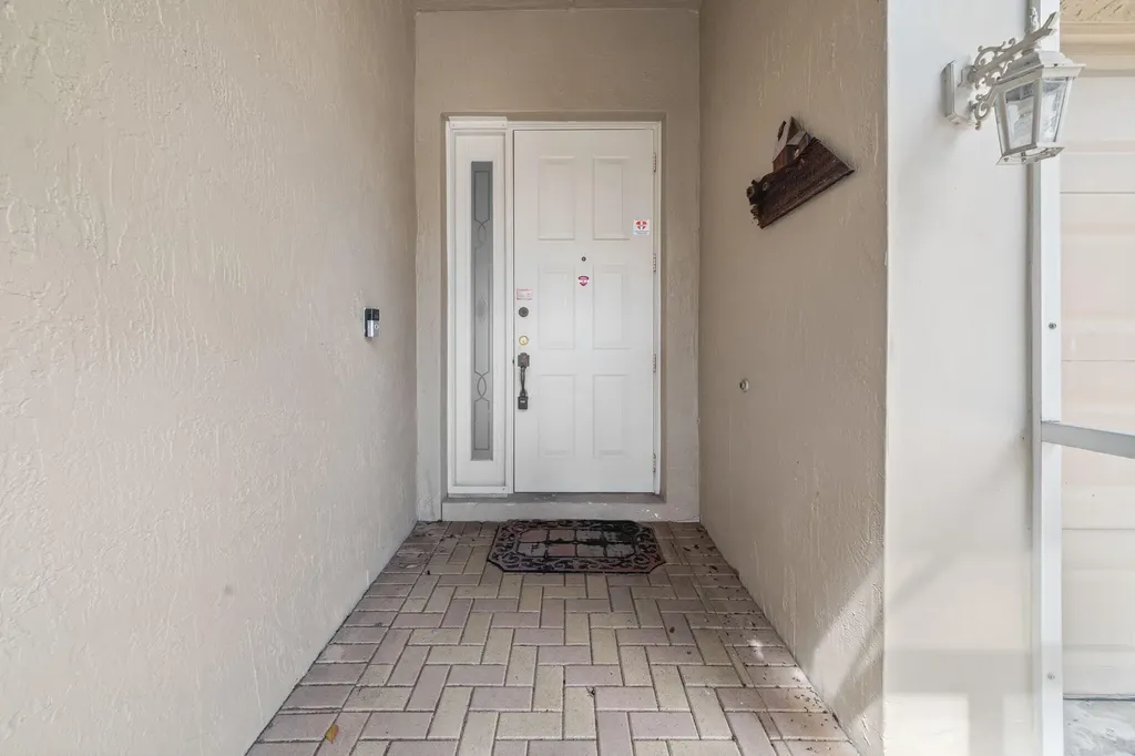 9211 Clipper Court West Palm Beach FL 33411