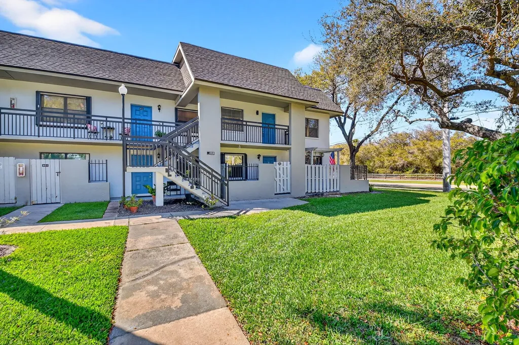 2018 SW 29th Court Delray Beach FL 33445