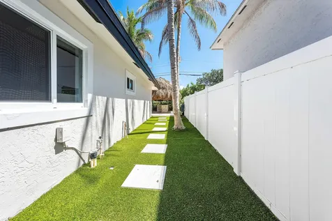 1132 NE 3rd Avenue Boca Raton FL 33432