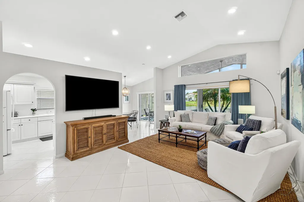 6594 Sun River Road Boynton Beach FL 33437