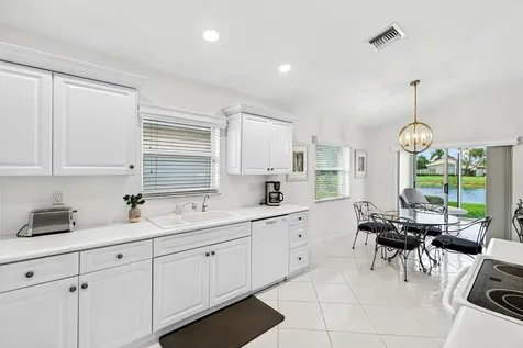 6594 Sun River Road Boynton Beach FL 33437