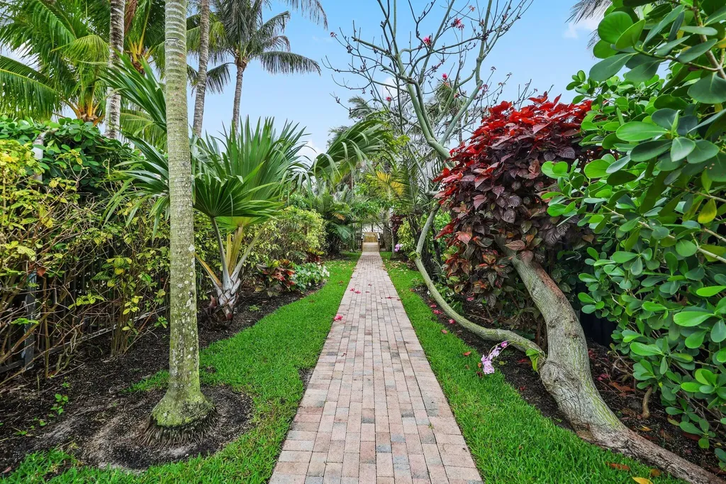 122 Lighthouse Drive Jupiter Inlet Colony FL 33469