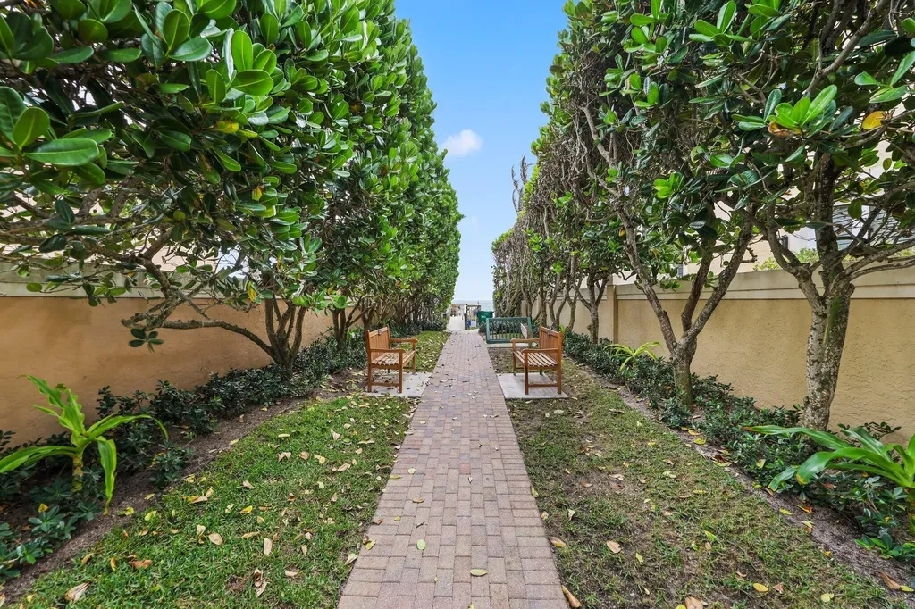 122 Lighthouse Drive Jupiter Inlet Colony FL 33469