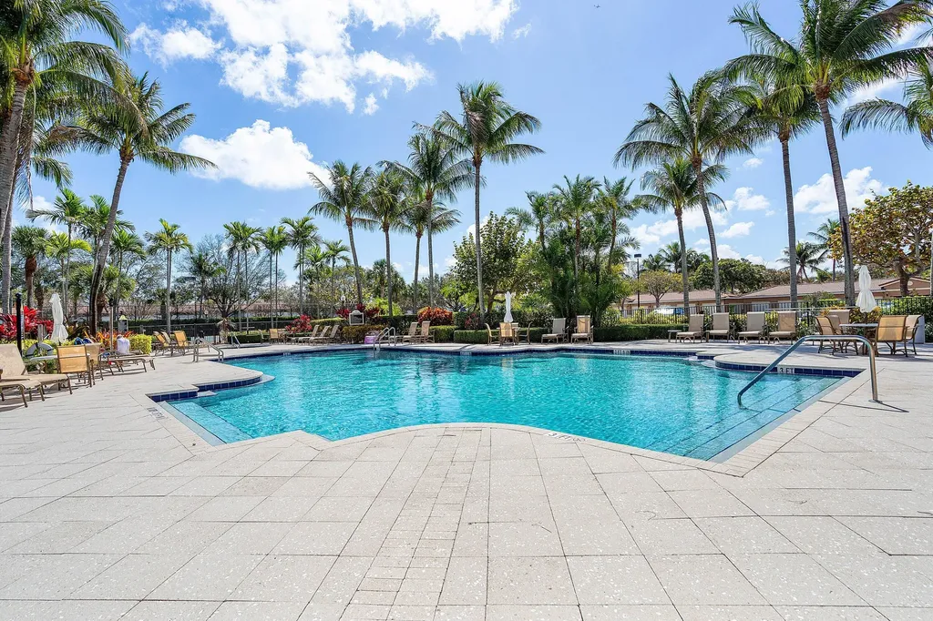 4907 Midtown Lane Palm Beach Gardens FL 33418