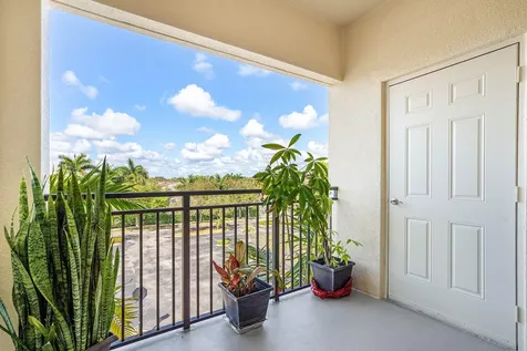 4907 Midtown Lane Palm Beach Gardens FL 33418