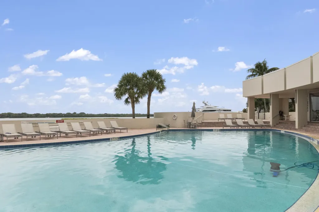 136 Lakeshore Drive North Palm Beach FL 33408