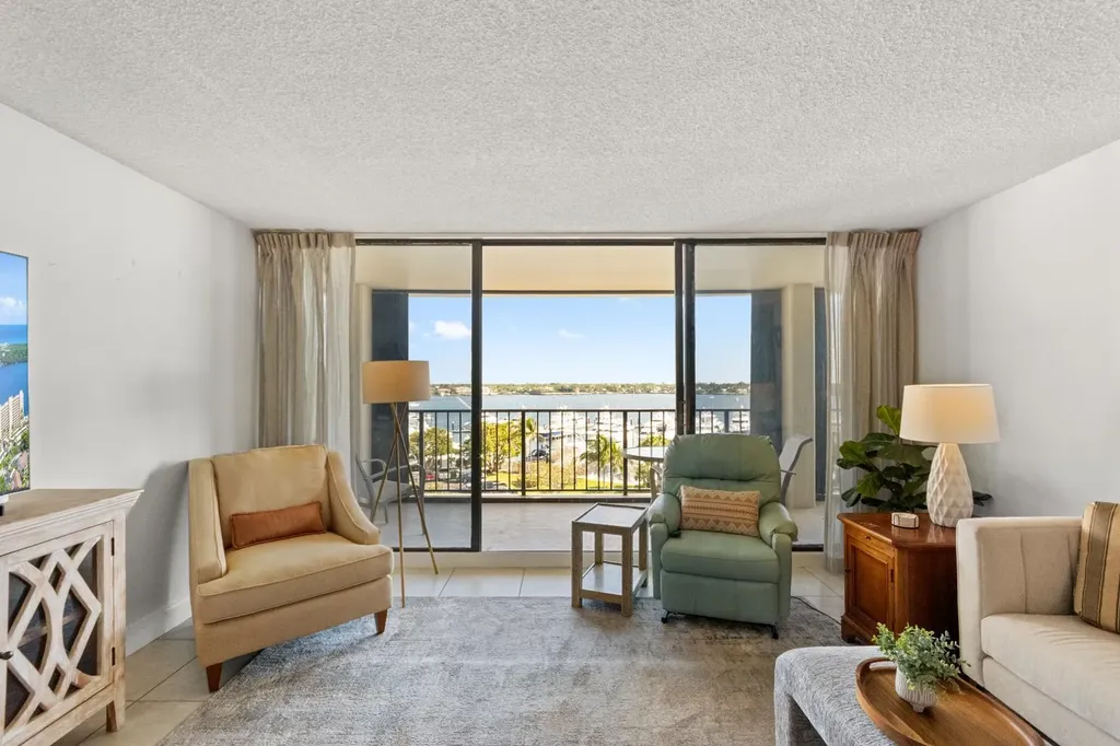 136 Lakeshore Drive North Palm Beach FL 33408