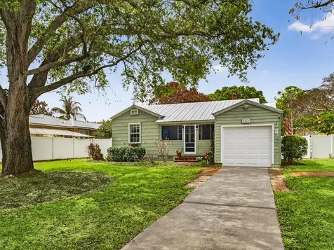 2419 19th Avenue Vero Beach FL 32960
