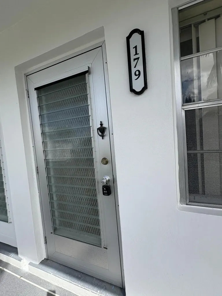 179 Berkshire I West Palm Beach FL 33417