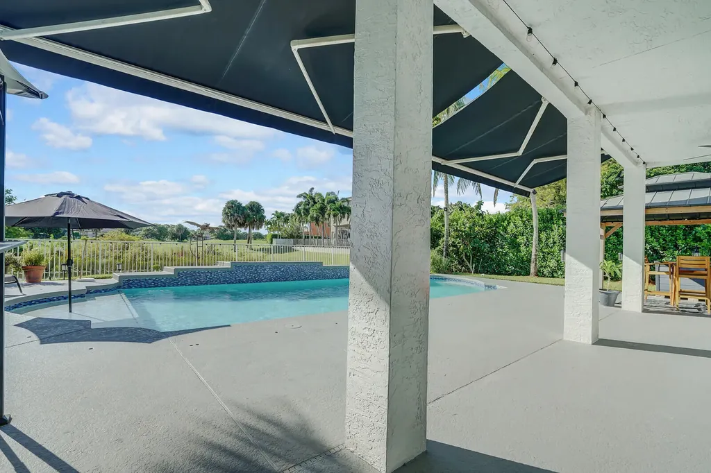 2176 Bellcrest Circle Royal Palm Beach FL 33411