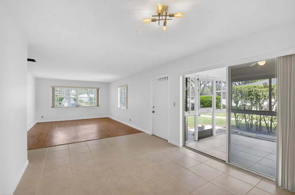 10136 S 42nd Avenue S Boynton Beach FL 33436