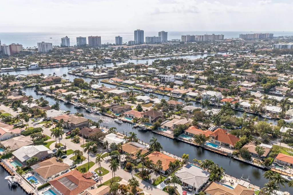2461 SE 10th Street Pompano Beach FL 33062