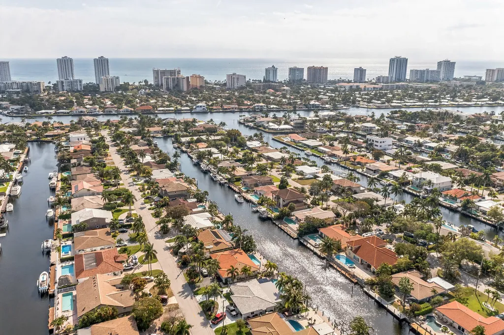 2461 SE 10th Street Pompano Beach FL 33062