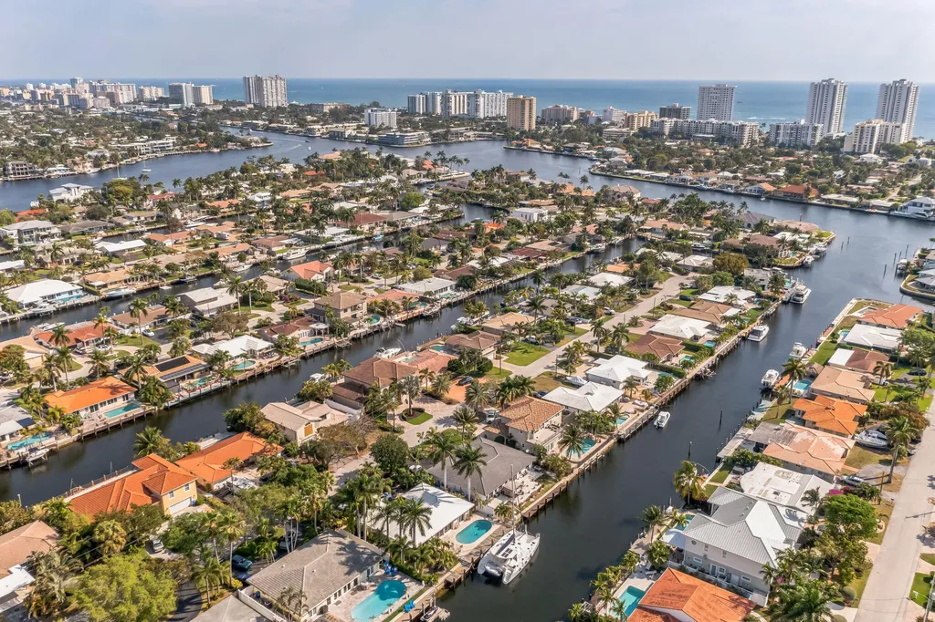 2461 SE 10th Street Pompano Beach FL 33062