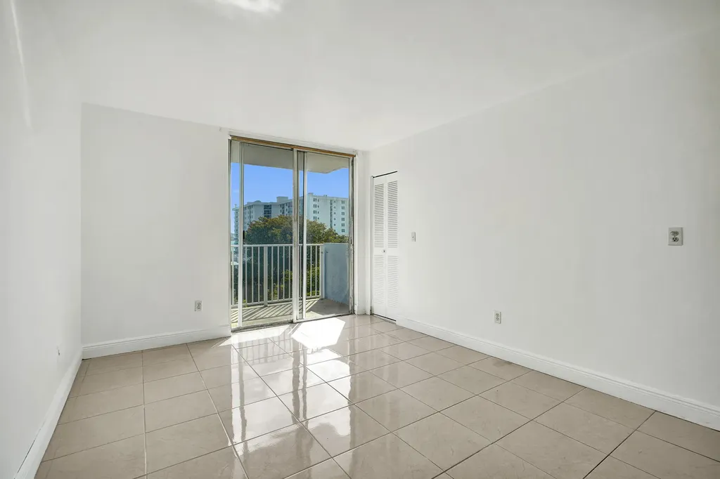 1801 S Treasure Drive North Bay Village FL 33141