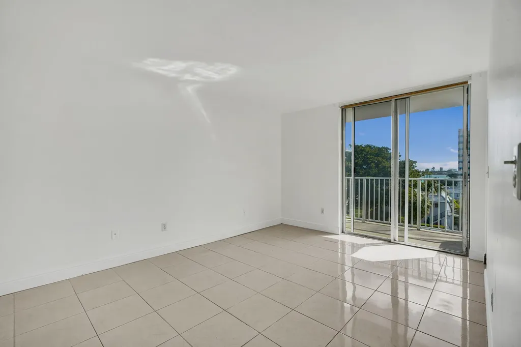 1801 S Treasure Drive North Bay Village FL 33141