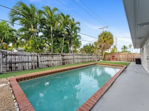311 W Sample Road Deerfield Beach FL 33064