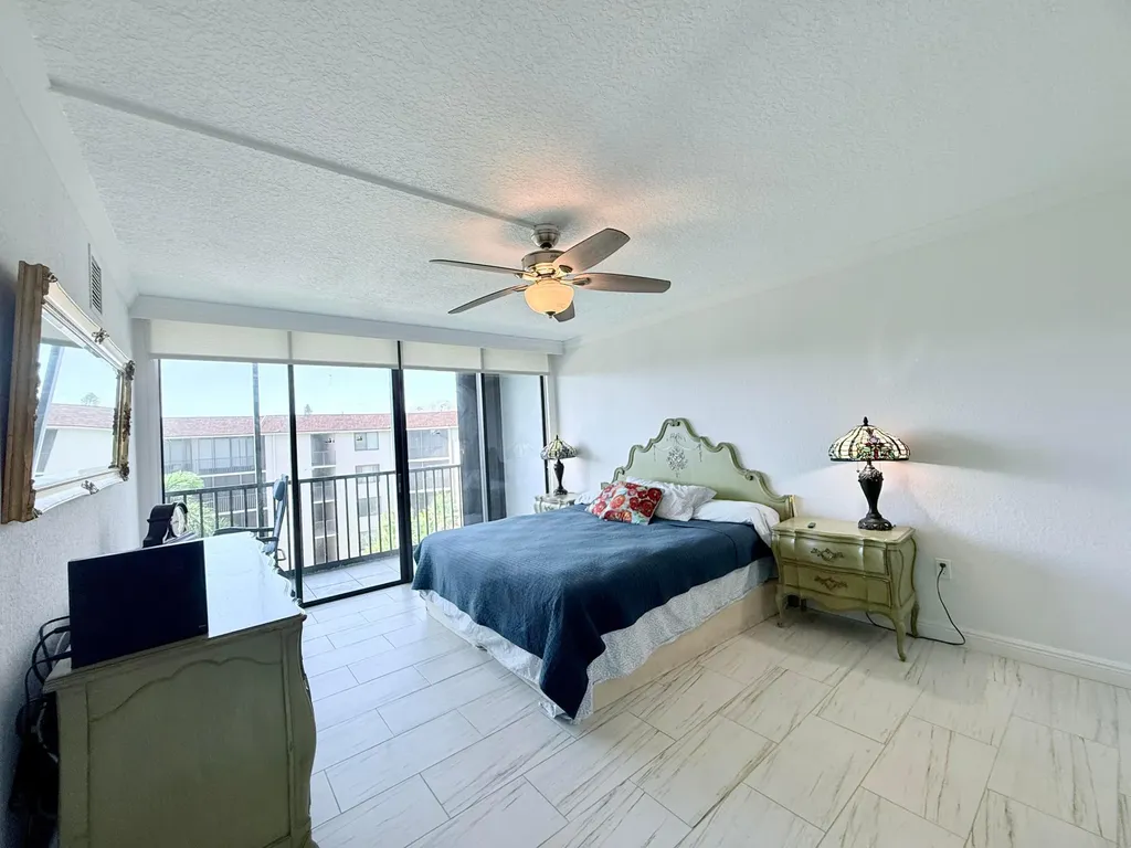 2424 N Federal Highway Boynton Beach FL 33435