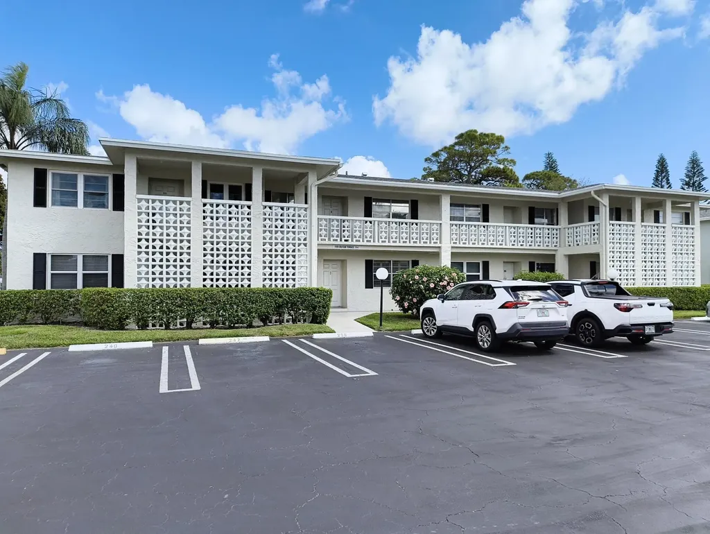 1020 Silk Oak Terrace Delray Beach FL 33445