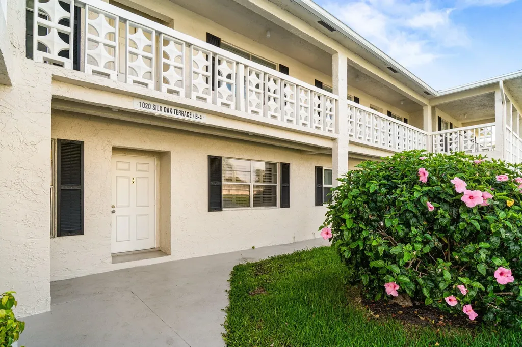 1020 Silk Oak Terrace Delray Beach FL 33445