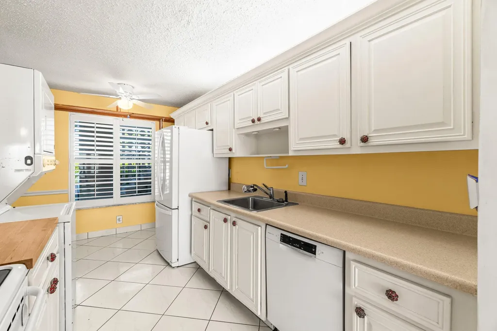 1020 Silk Oak Terrace Delray Beach FL 33445