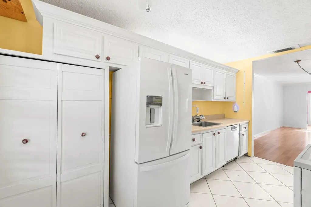1020 Silk Oak Terrace Delray Beach FL 33445
