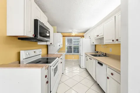1020 Silk Oak Terrace Delray Beach FL 33445