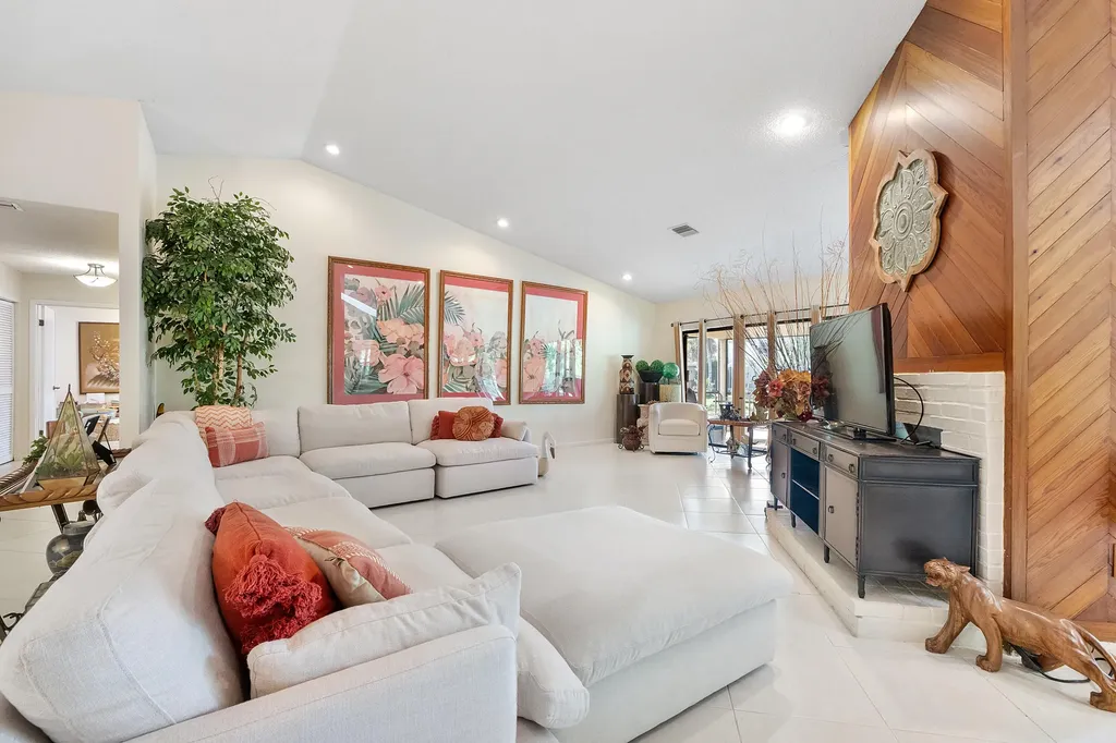 1300 NW 97th Terrace Coral Springs FL 33071