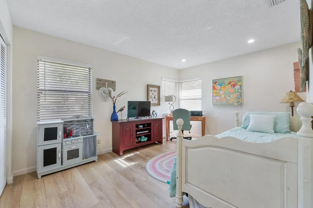 1300 NW 97th Terrace Coral Springs FL 33071