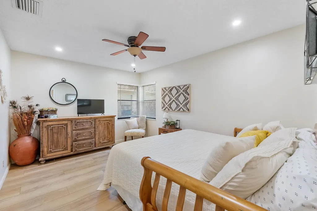 1300 NW 97th Terrace Coral Springs FL 33071