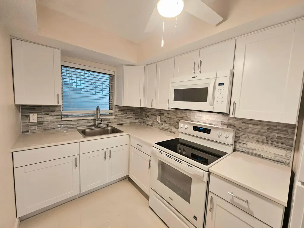 3700 Harrison Street Hollywood FL 33021