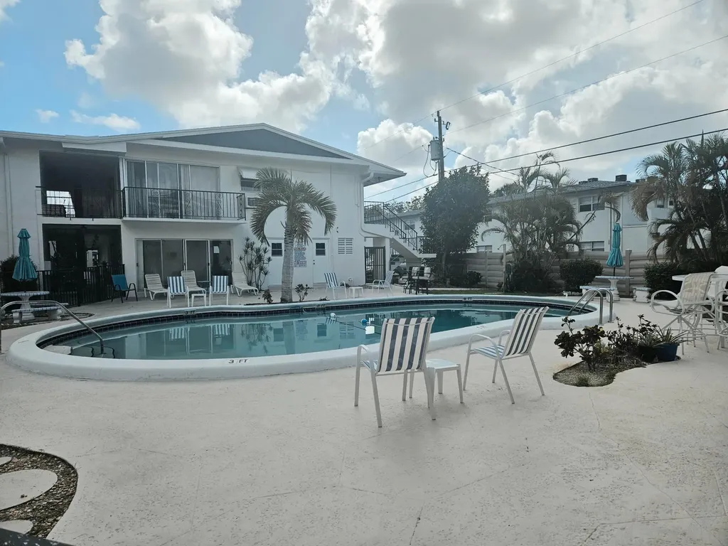 3700 Harrison Street Hollywood FL 33021
