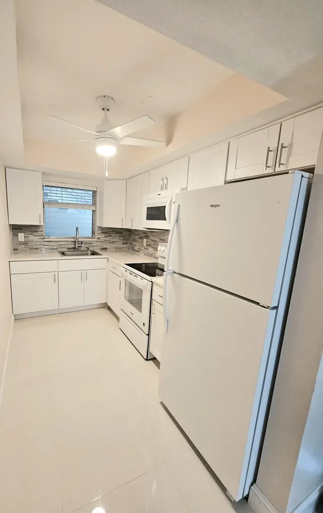 3700 Harrison Street Hollywood FL 33021