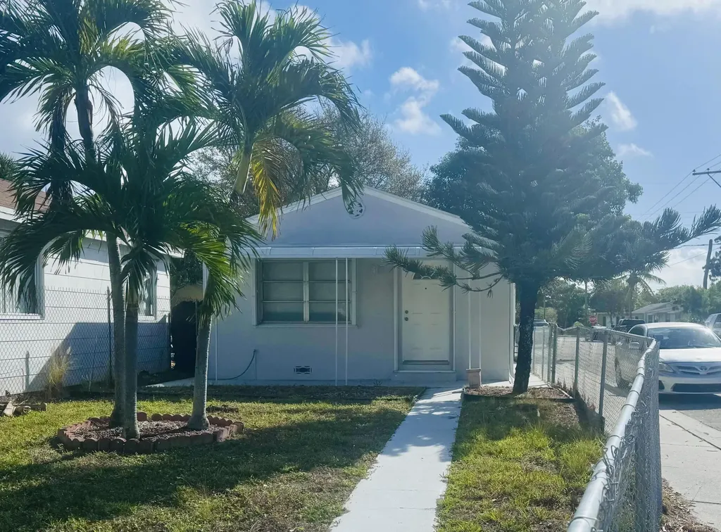 602 N D Street Lake Worth Beach FL 33460