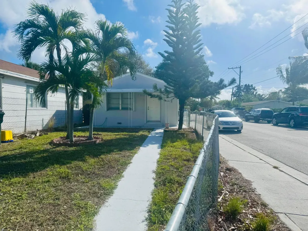 602 N D Street Lake Worth Beach FL 33460